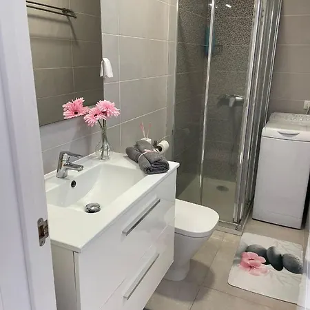 And Close To The Airport Apartment *