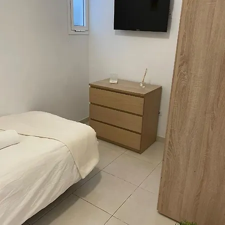 And Close To The Airport Apartment